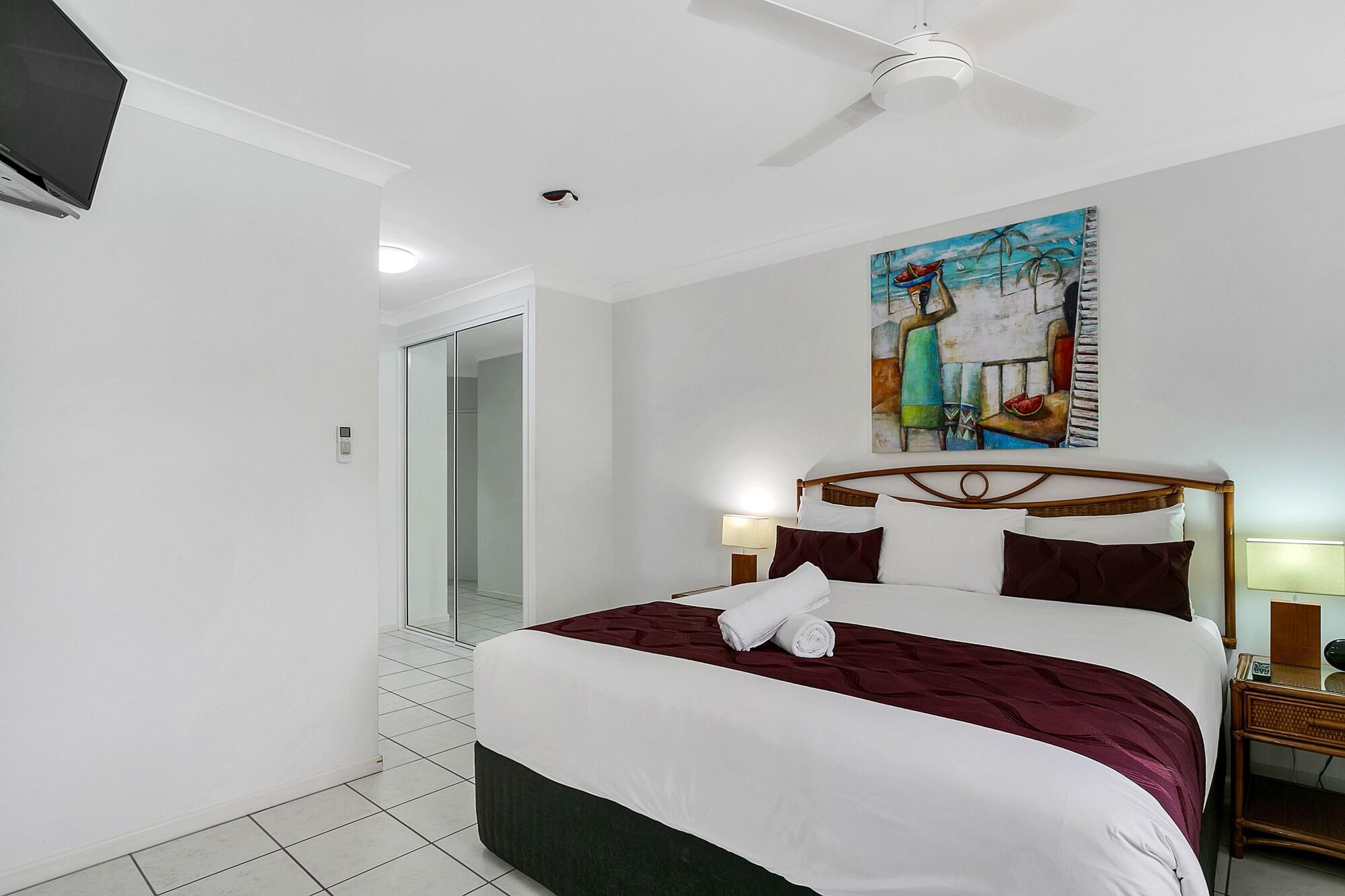 Beachfront Apartments On Trinity Beach Exterior foto